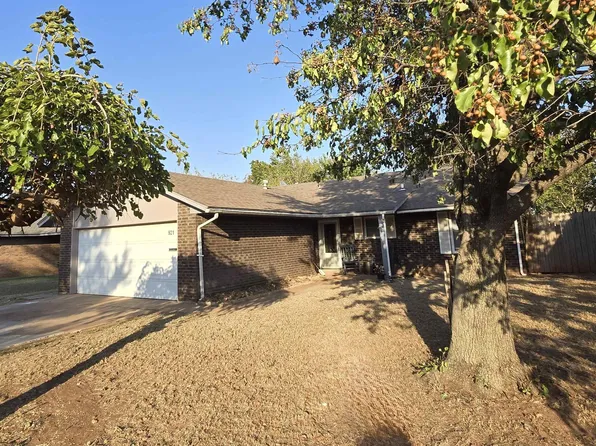 921 Wildoak Dr, Enid, OK 73701