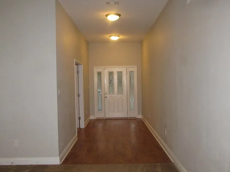 14597 Bruce Cv S — Photo 5