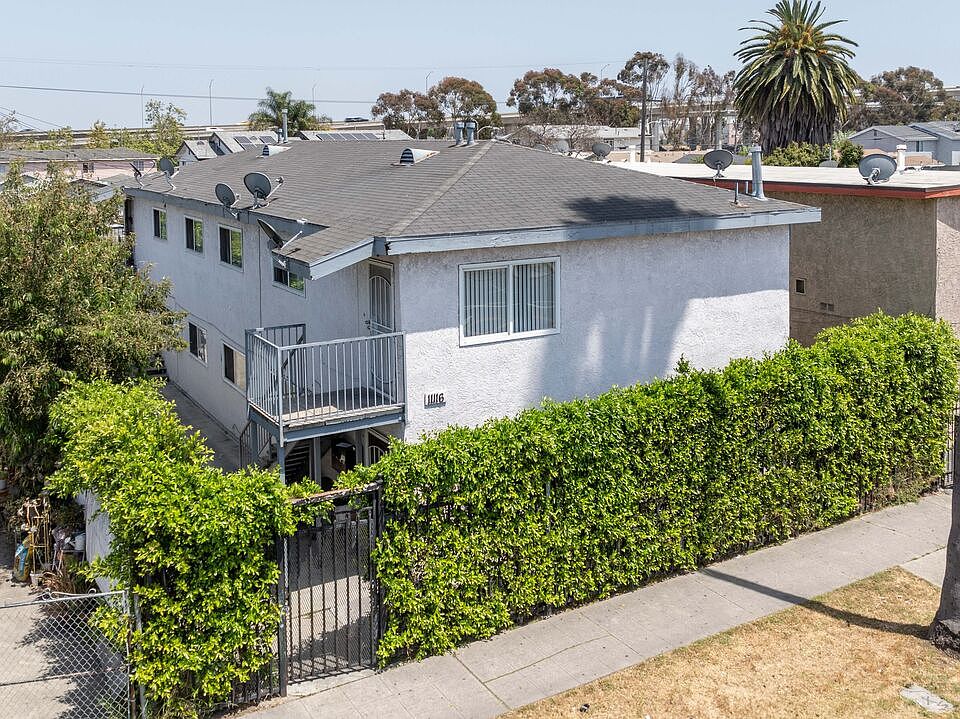 1st image of 11116 S Figueroa St