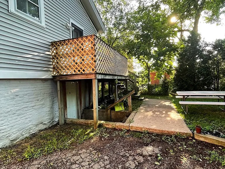 413 W Liberty St — Photo 3