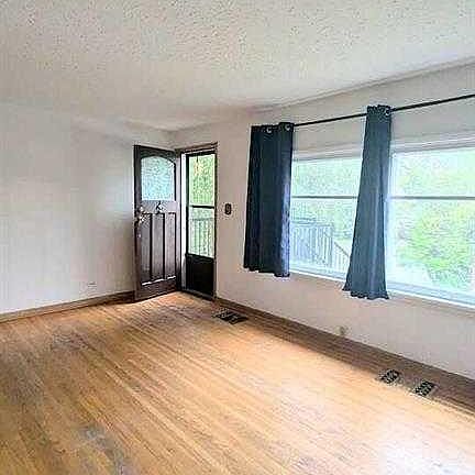 3rd image of 1436 S 22nd Ave NW