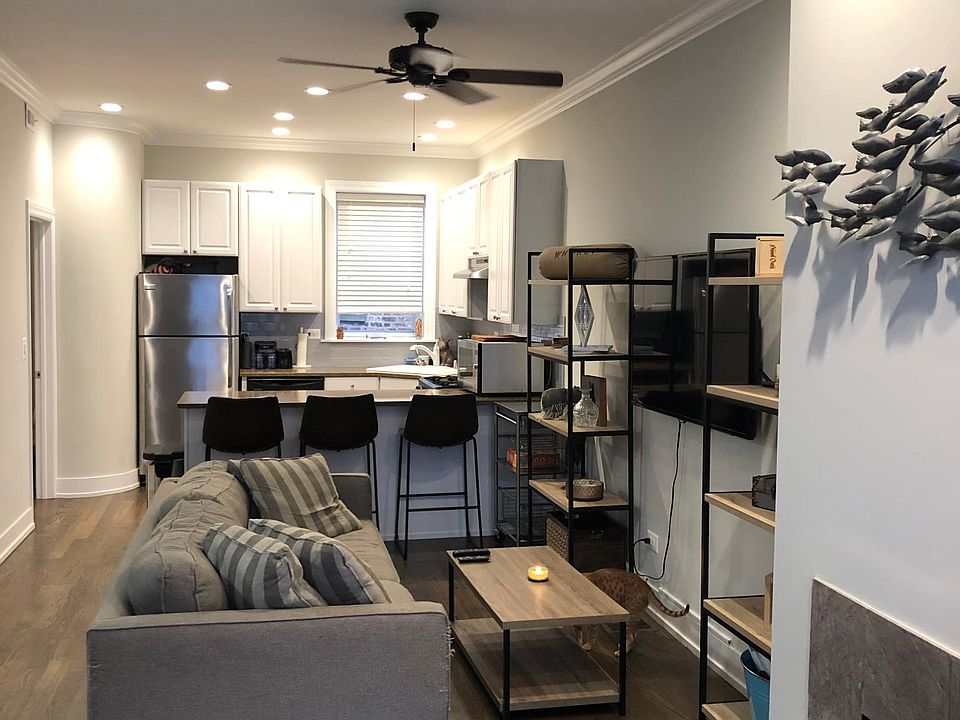 1st image of 3852 N Southport Ave #1N