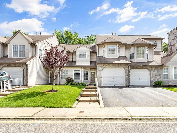 2nd image of 2302 Grassy Hollow Dr