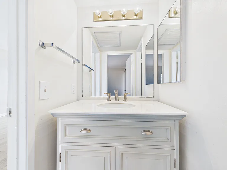 500 Glenwood Cir #233 — Photo 10