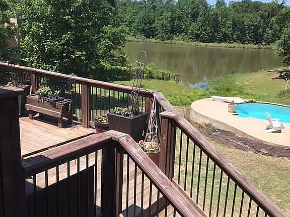 4th image of 2133 Southcrest Dr