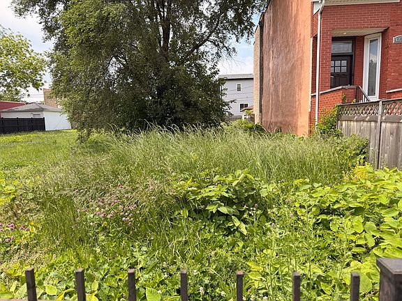 2nd image of 4240 S Saint Lawrence Ave