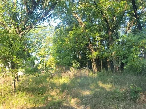 17 Tennessee Dr, Linn Valley, KS 66040