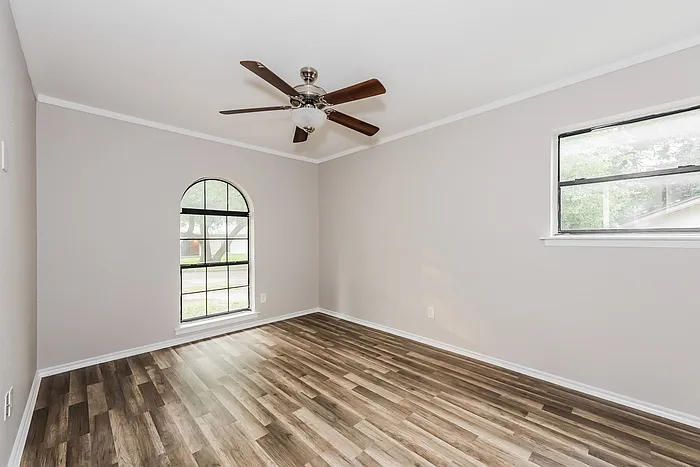 224 NE Michael Dr — Photo 12