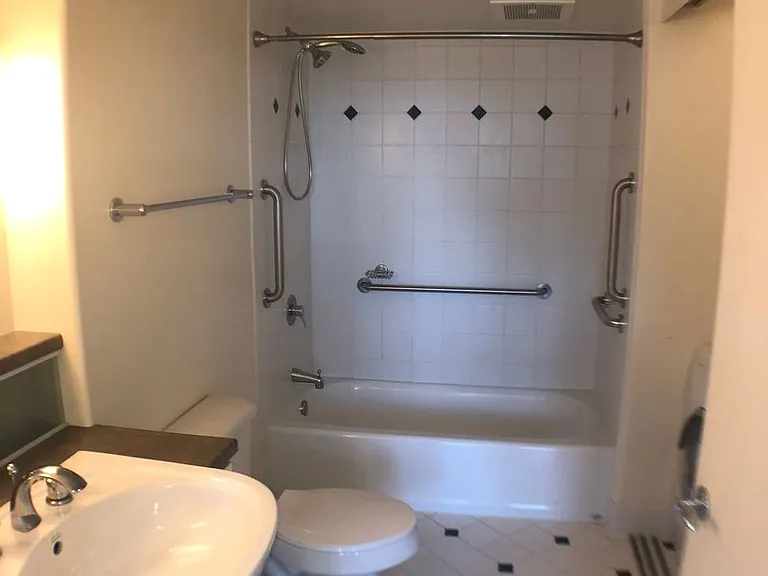 801 S King St #1011 — Photo 11