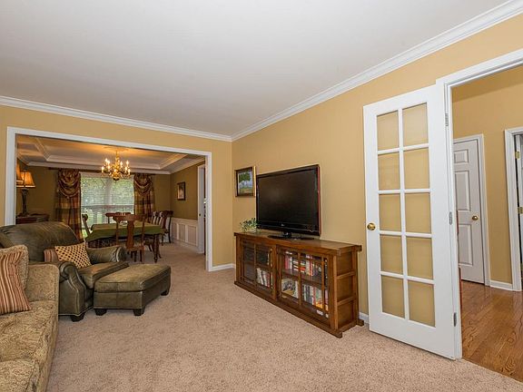 5th image of 7888 Yellowwood Dr