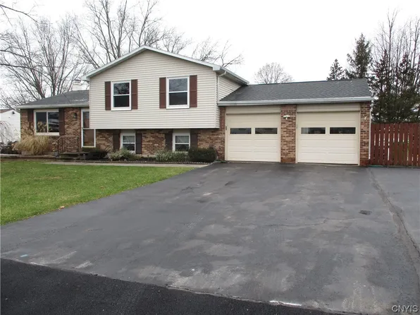 7340 Tomwood Dr, Liverpool, NY 13090