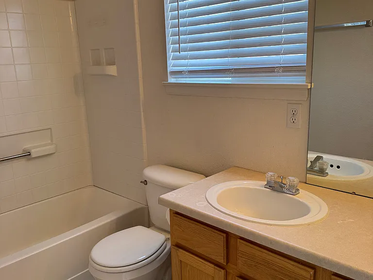 1632 Bain Dr — Photo 16