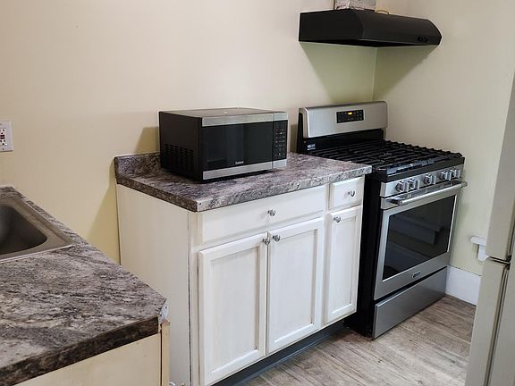 4th image of 1190 Jefferson Ave #7