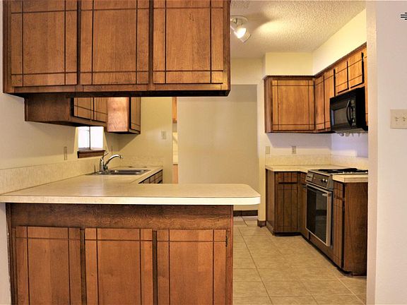 3rd image of 8400 La Linda St