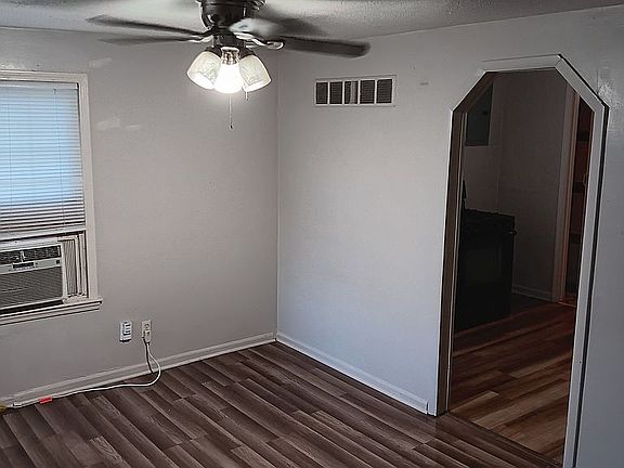 3rd image of 5108 Booth Ave