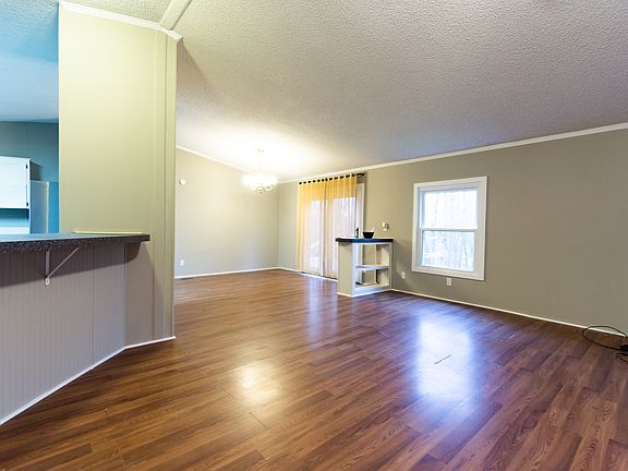 5th image of 139 Woodtree Ln