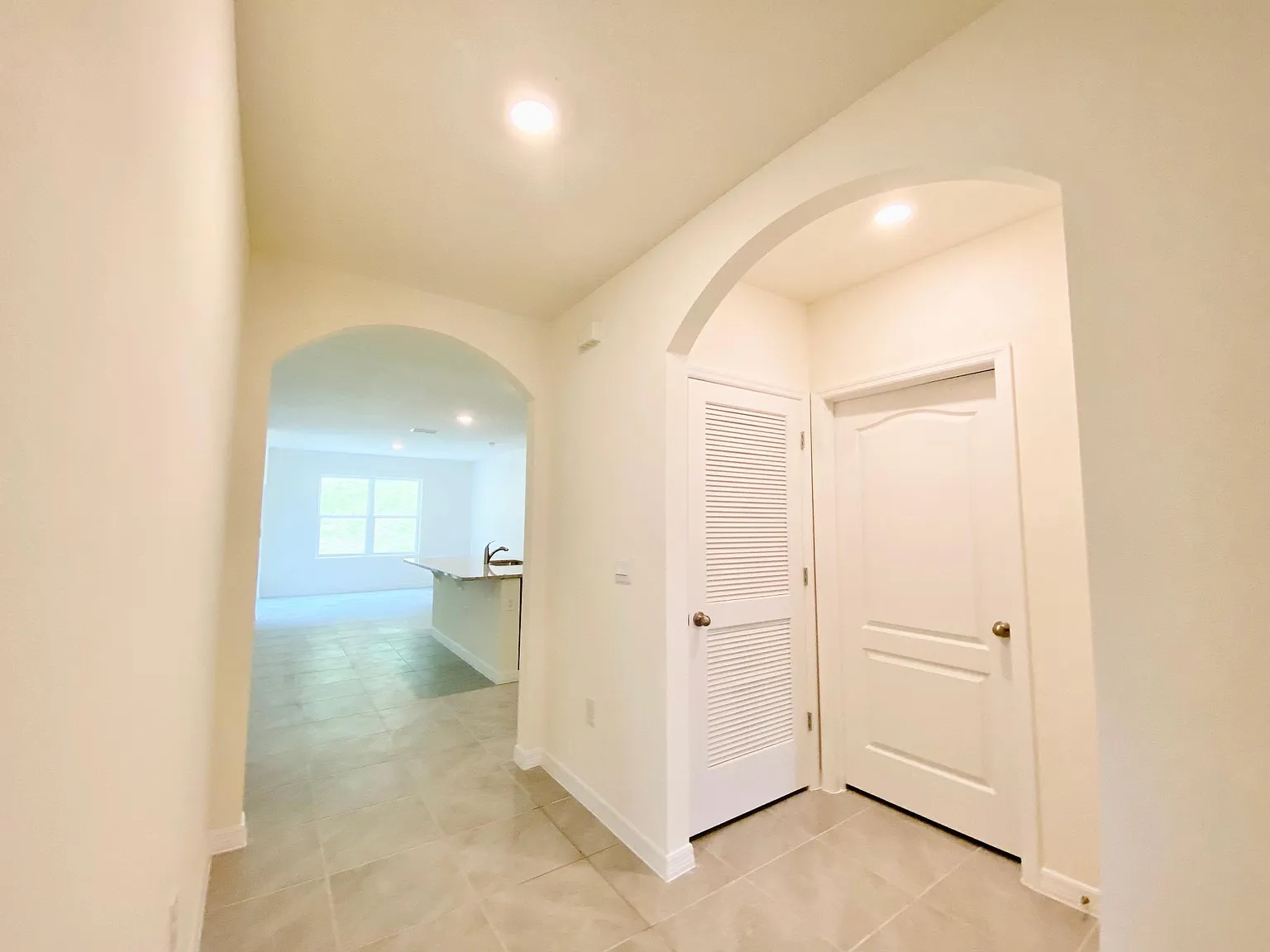 3 bed, 1672 sqft, $2,200 — Photo 4