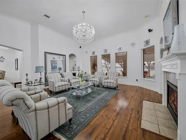 3831 Lakeridge Canyon Dr — Photo 10