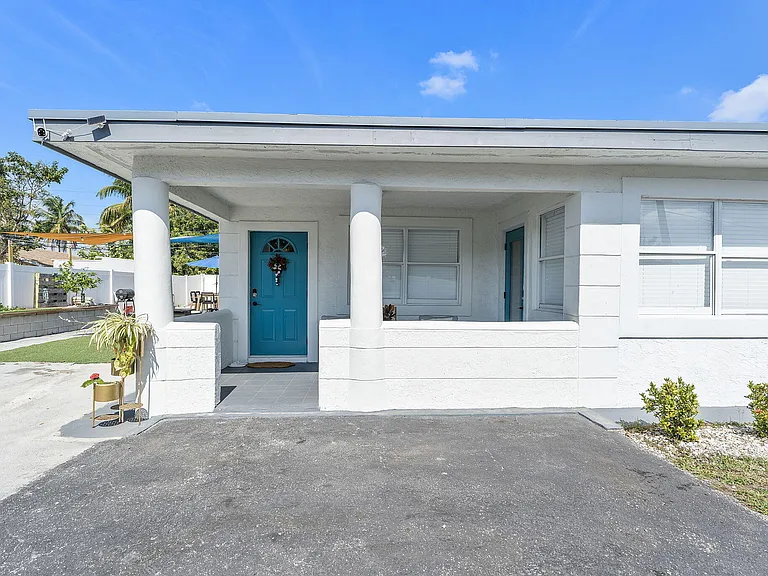 2629 SW 6th Ct — Photo 4