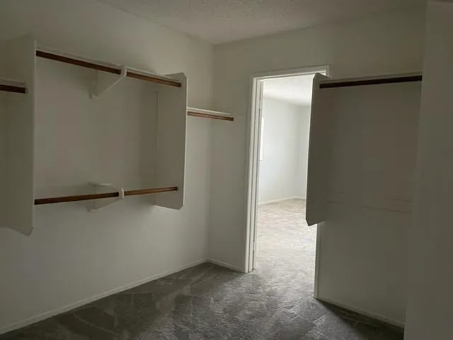 621 E Magnolia Blvd #12 — Photo 3