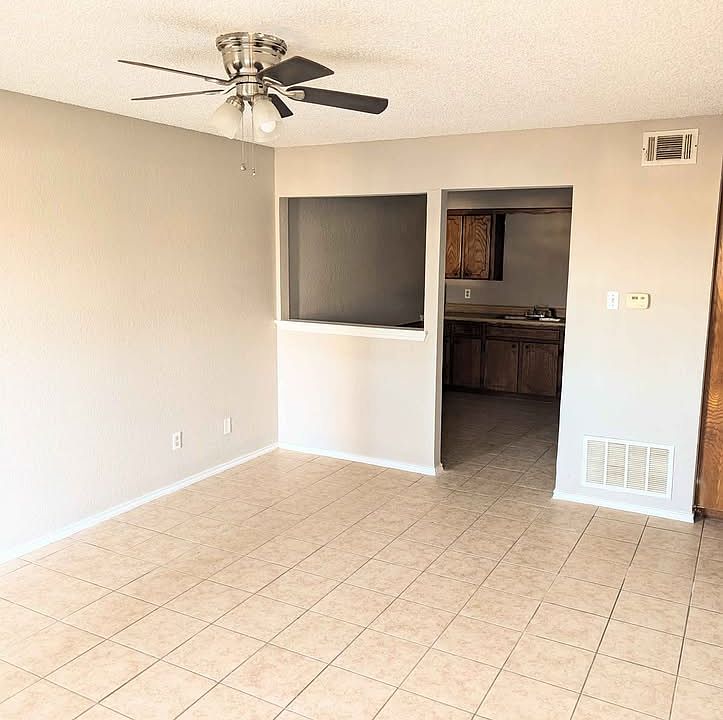 1st image of 505 Saint Hackberry St #15