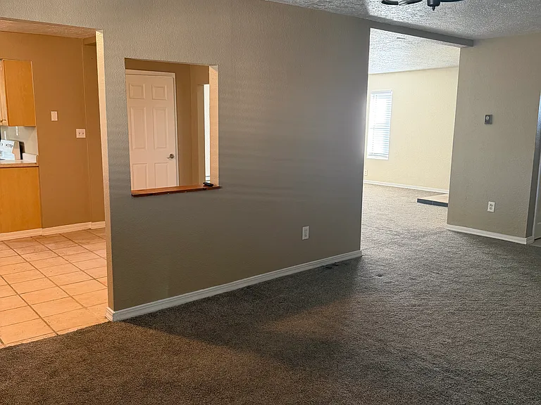 1060 Sugar Rd SE — Photo 3