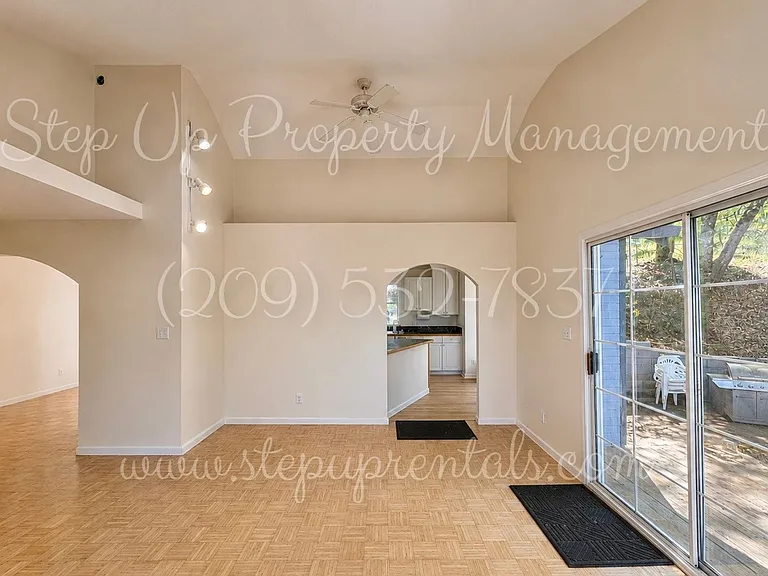 21767 Longeway Rd — Photo 5
