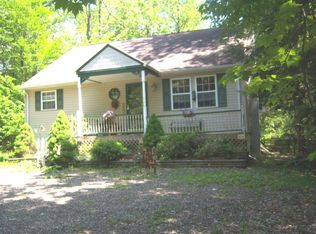 35 Lark Rd, Laporte, PA 18626