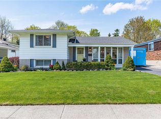 2147 Meadowbrook Rd, Burlington, ON L7P2A6