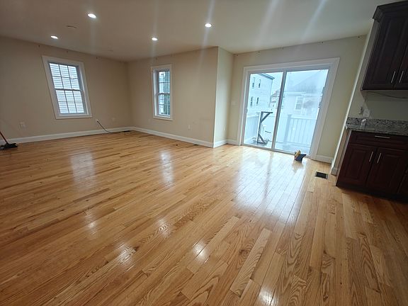 4th image of 42 Elmwood Ave #1