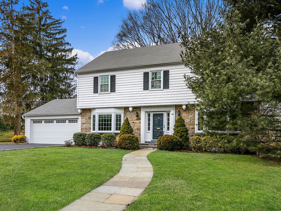 16 Devonshire Rd New Rochelle, NY ( 05 of 29).jpg