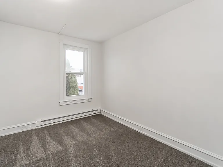 716 W Cedar St — Photo 18