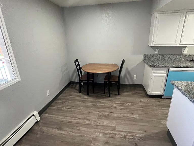 Regency Apartments — Photo 2