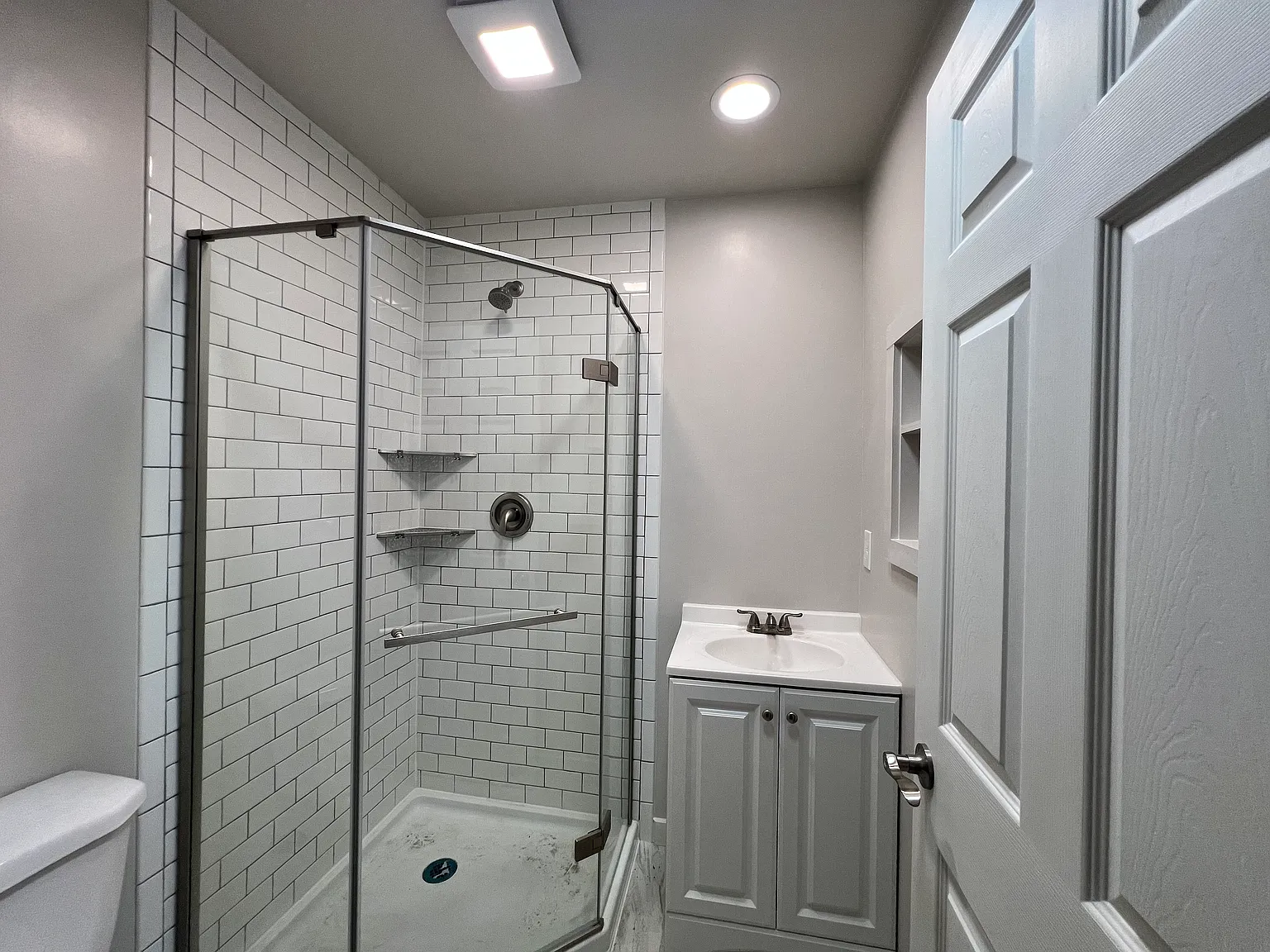 2 bed, 592 sqft, $2,500 — Photo 4