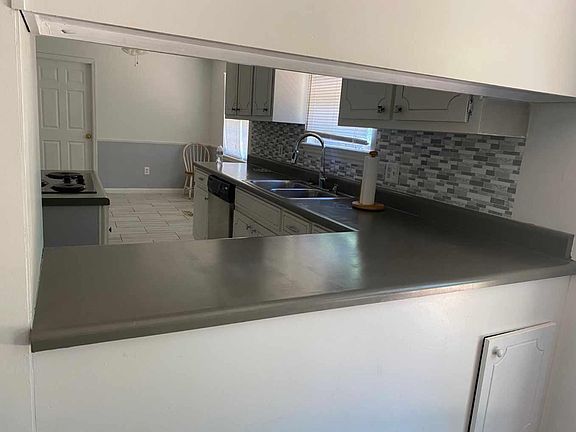 5th image of 4912 Horseshoe Cir