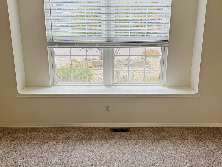 8061 Scarborough Dr — Photo 13