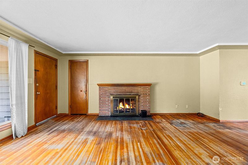 3rd image of 8212 South Way Sw