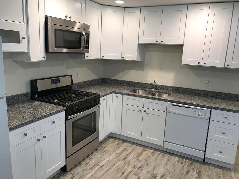1st image of 167 E Van Buren St #Garden