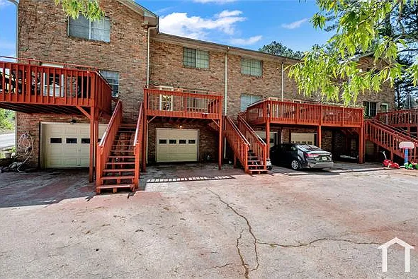 2136 Lynngate Dr #C — Photo 6
