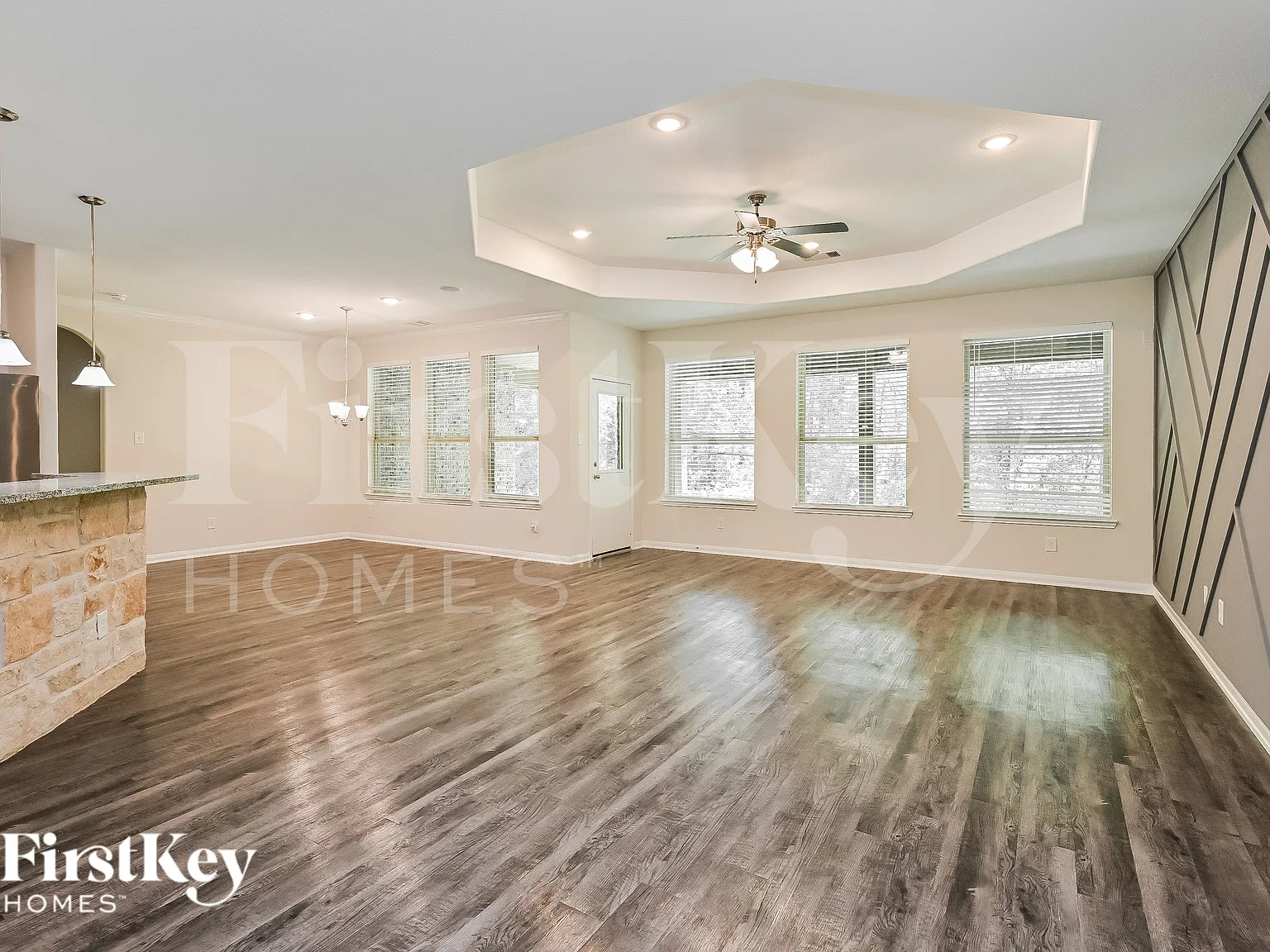 3 bed, 2.0 bath, 2121 sqft, $2,805 — Photo 4