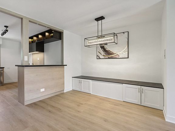 4th image of 9422 Bay Colony Dr APT 2E