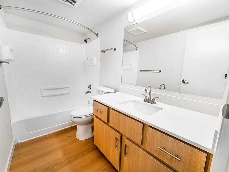 Greenlake Terrace Apartments — Photo 26