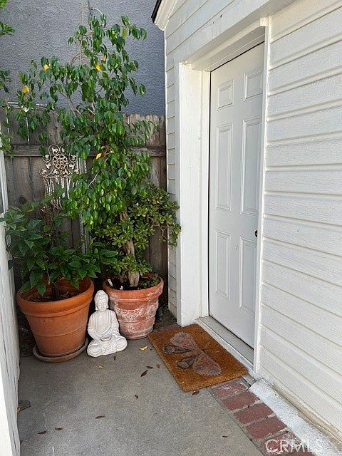 1st image of 4337 Rhodes Ave