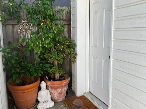 4337 Rhodes Ave, Studio City, CA 91604