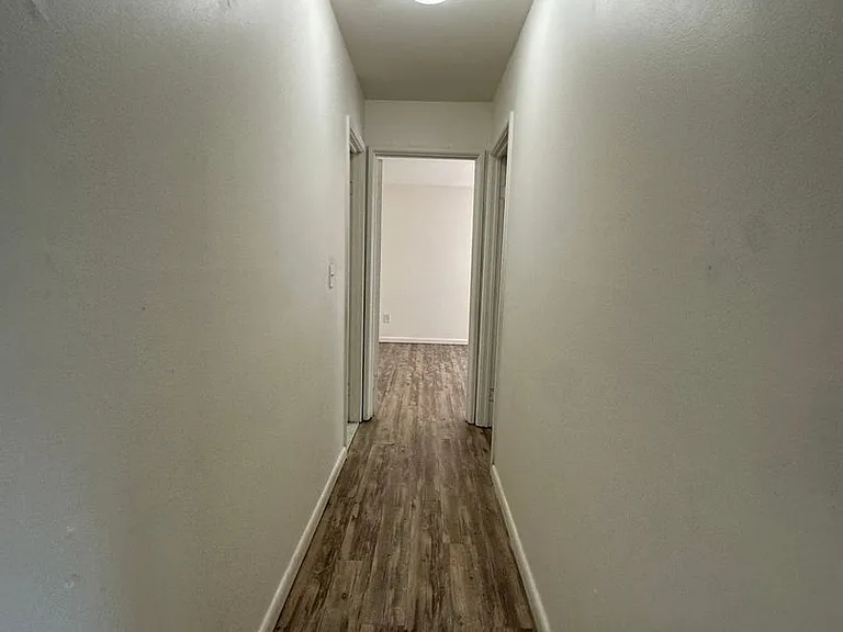 University Park Apartments near Cornell University — Photo 279