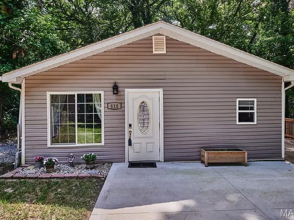 610 Saint Clair Rd, Fairview Heights, IL 62208