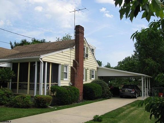 3rd image of 919 Sawyer Ave