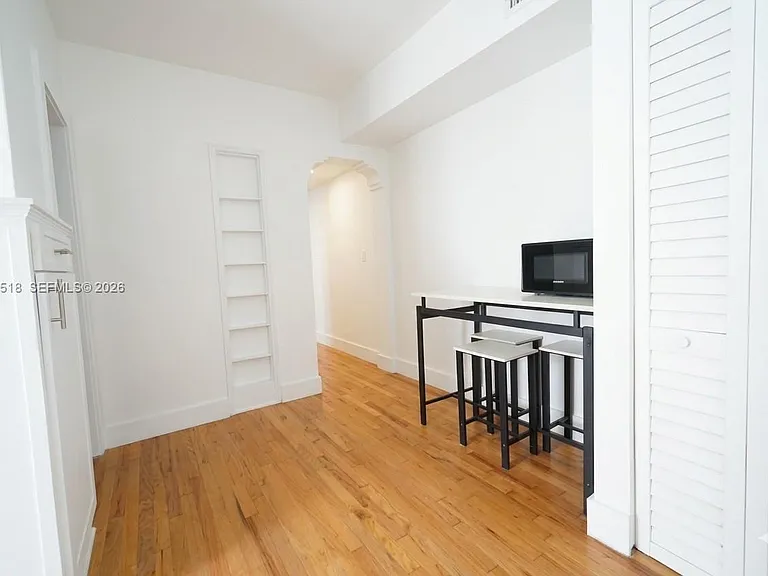 817 W 39th St #2 — Photo 11