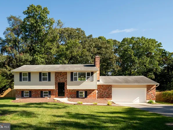 233 Beachwood Rd, Pasadena, MD 21122