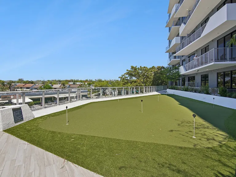 Aura North Miami Beach — Photo 36